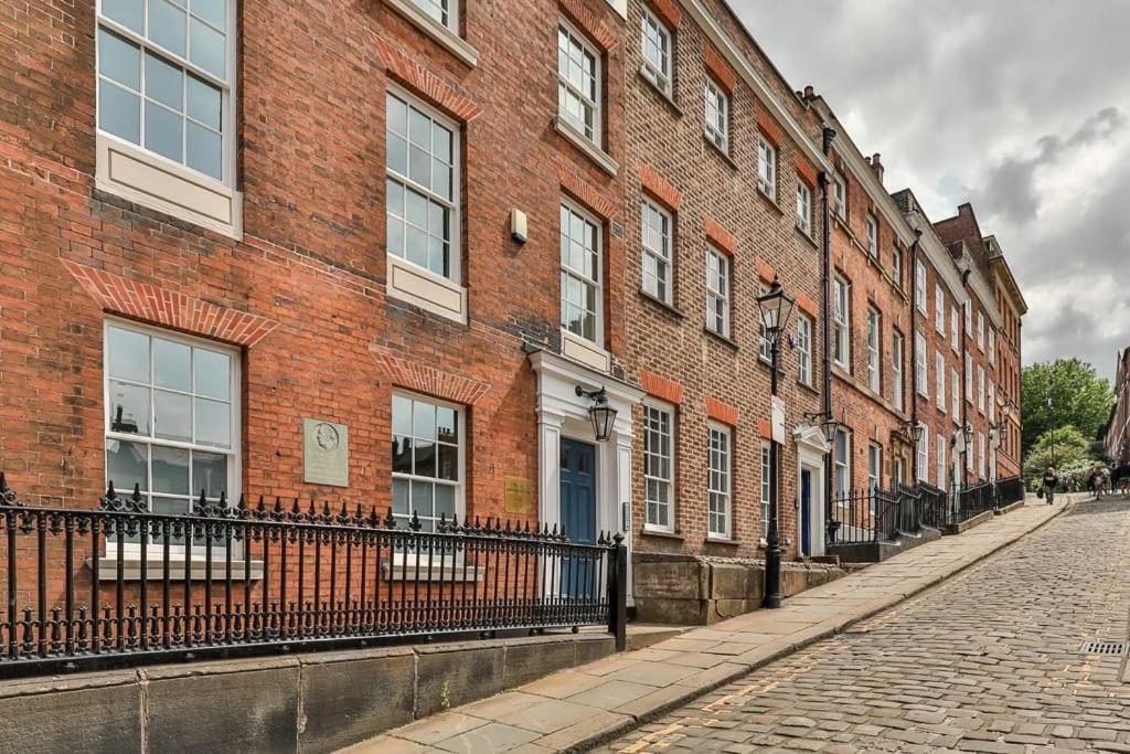 Paradise Square - Remodelled 18Th Century Apartme เชฟฟิลด์ ภายนอก รูปภาพ